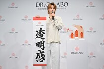 佐野勇斗、書道六段の腕前で「透明感」を表現！