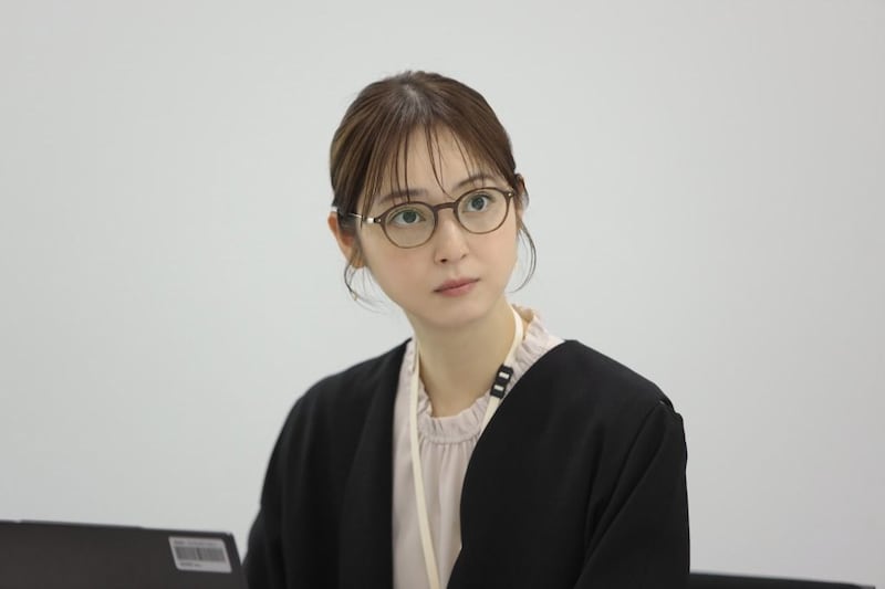 『告白』佐々木希、麻里子を支える“頼れる秘書”役 竹田泉とは「信頼し合える砕けた関係性」