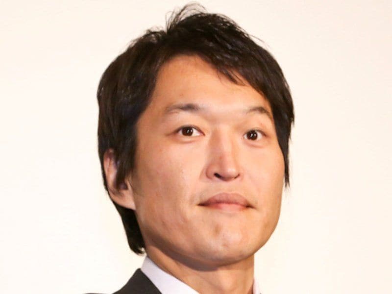 首都高で“黒塗り車”が異様接近！千原ジュニアが遭遇した意外すぎる結末「パッと見たら…」