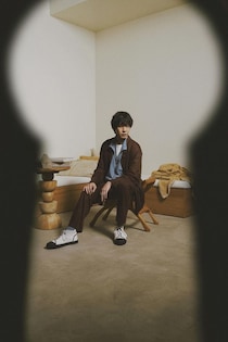 山内総一郎、フルアルバム『A』リリース！ 本人自らパッケージの魅力を紐解く「CDパッケージ開封動画」公開
