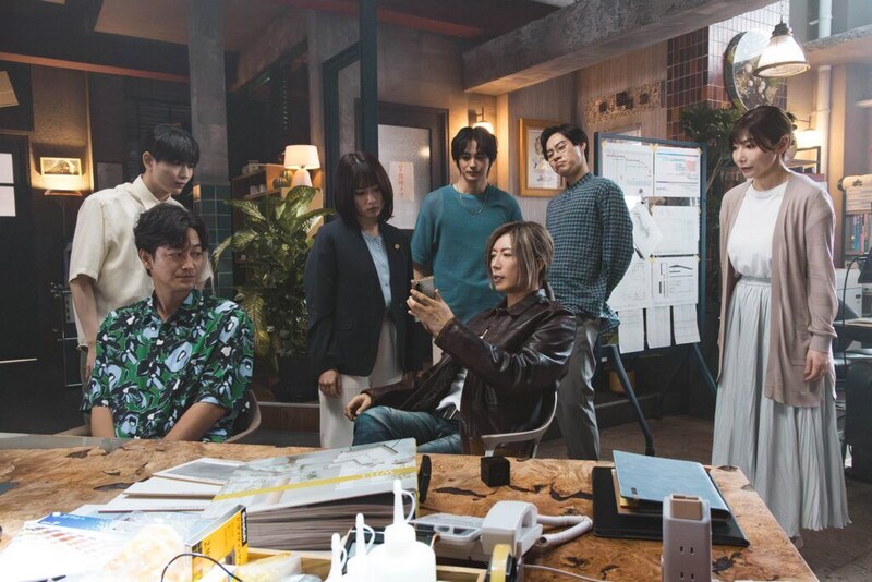 GACKT主演『ブラックトリック〜裁きを操る弁護人〜』第2話 業務停止中の浦真鷲が“体罰動画”の真相に迫る