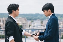 渡部秀×齋藤璃佑W主演『キスは捜査のあとで』開幕　取調室で2人の関係を揺るがす“大事件”が発生