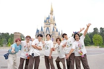WEST.、7人そろって東京ディズニーリゾートへ　『うんぴょこちゃんねる』3年目記念の修学旅行を4週連続放送