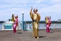 松平健、八景島シーパラダイスにクルーズ船で登場　“ミニマツケン”姿で新アトラクションも体験