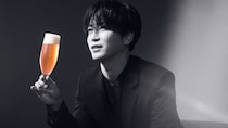 亀梨和也、こだわり詰め込んだコラボビール完成　“ピンクゴールド”ビール発売