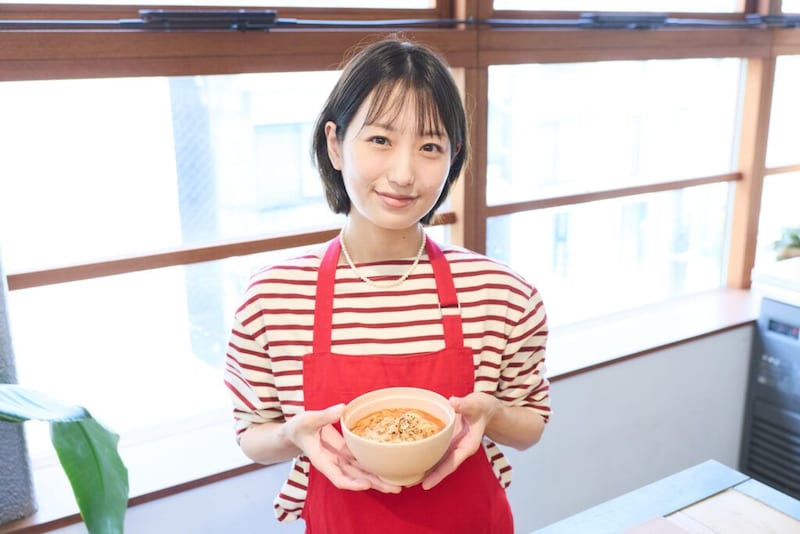 人気料理家・長谷川あかり、そうめんのマンネリ解消術を紹介…「スパイスひと振りで味わいはぐっと広がる」