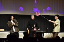 Mr.マリック、草薙航基の35歳誕生日を“超魔術”で祝福　35本のキュウリに宮下「キュウリの整体師だよ！」