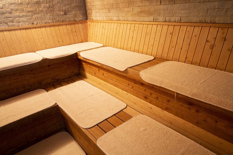 毎日サウナに入るのは大丈夫?メリット・デメリット、注意点を解説