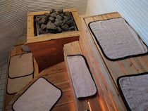 サウナの温度は何度が良い？種類別の違いや入り方、効果的な温度を解説