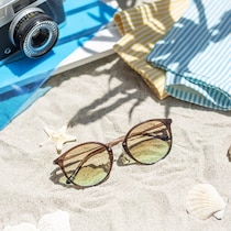 サングラスはフレームの形でイメージが変わる！種類や選び方のコツを解説