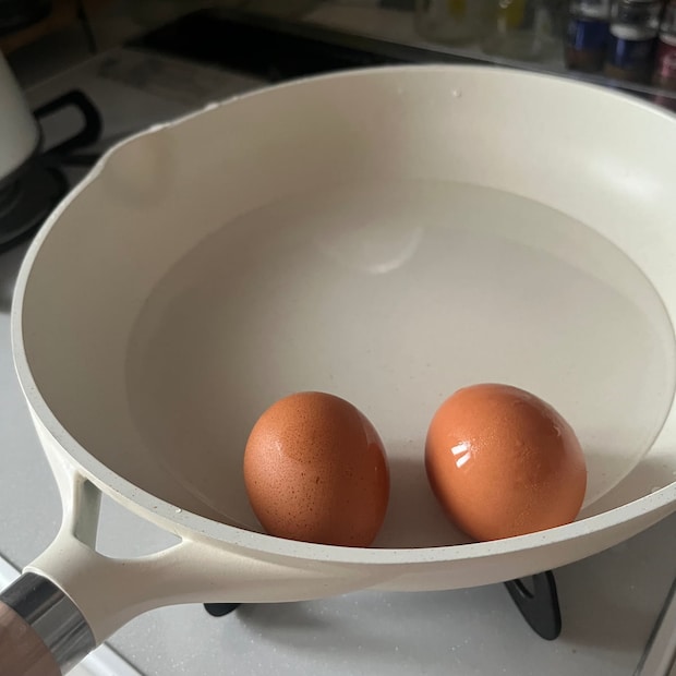 フライパン蒸しでベーグルと蒸し卵