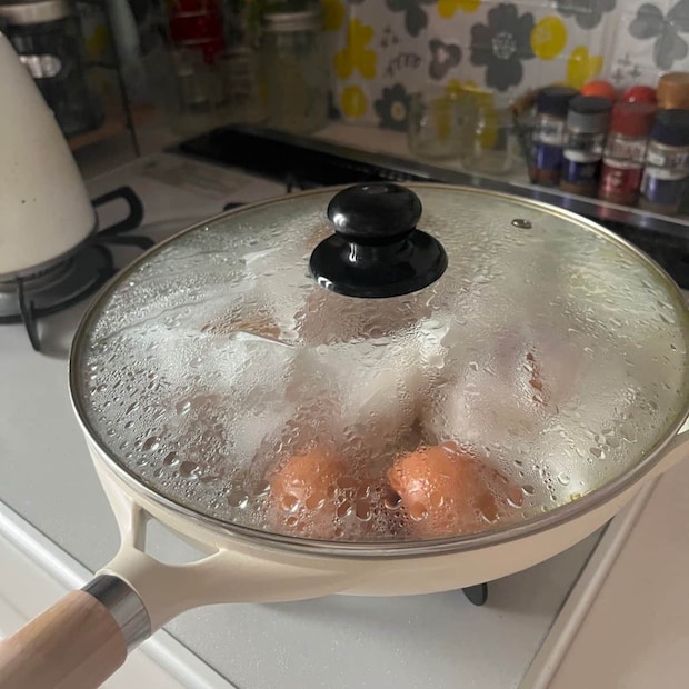 フライパン蒸しでベーグルと蒸し卵