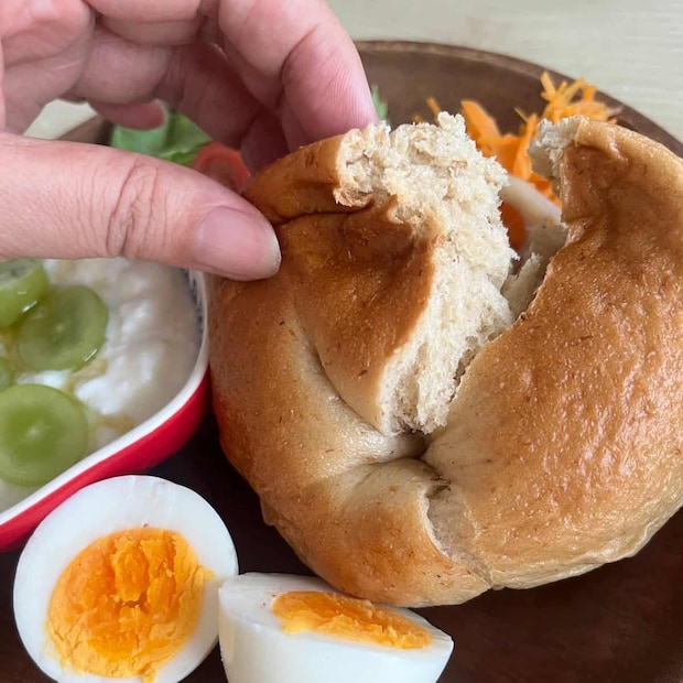 フライパン蒸しでベーグルと蒸し卵