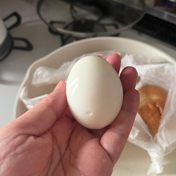 フライパン蒸しでベーグルと蒸し卵