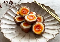 ご飯もお酒もすすむ絶品おかず！「韓国風肉巻き卵」レシピ