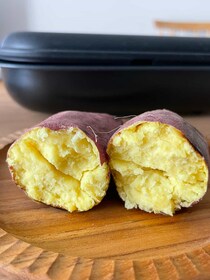ラップもキッチンペーパーも不要！レンジで焼き色まで楽しめる「焼き芋」好き必見のアイテム