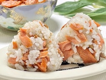 手作りの方が断然おいしい！ 超簡単「紅鮭フレーク」の作り方