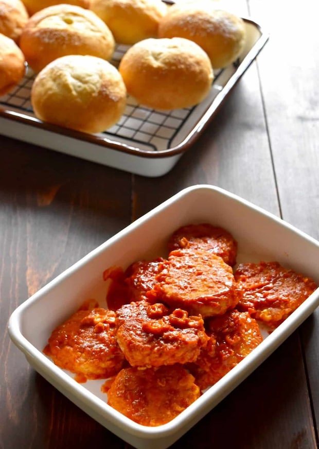 松本ゆうみ（ゆーママ）さん「チキンバーグのチーズチャップソース」完成写真2