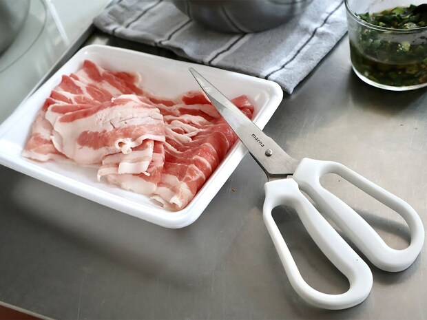 包丁もまな板もいらない!マーナ「料理のハサミ」が手放せない理由