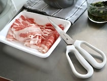包丁もまな板もいらない！マーナ「料理のハサミ」が手放せない理由