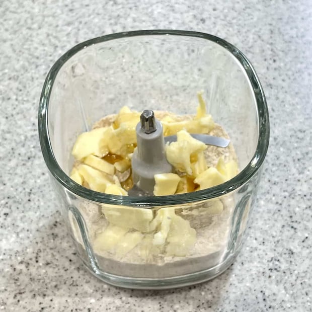 「全粒粉の薄焼きクッキー」レシピ