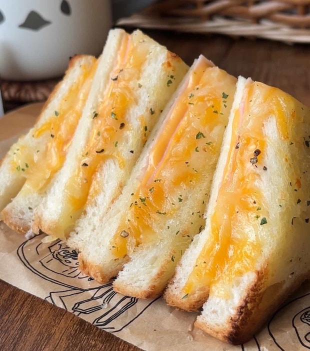 作り方にコツあり!とろ~りチーズがあふれる♪「やみつきハムチーズサンド」の作り方