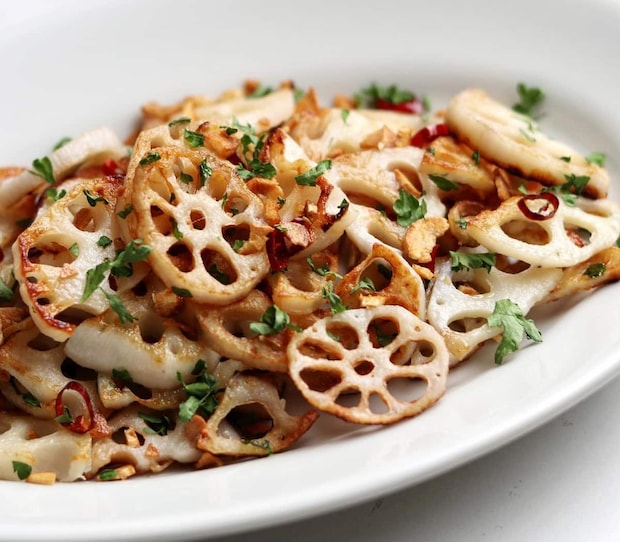 シャキシャキ止まらない♪食材1つで簡単「無限れんこん」レシピ