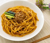 レンチンなのにまるでお店の味！セブン限定「汁なし担々麺」が新登場♪