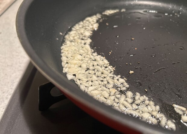 鶏もも肉のディアブル風-工程01