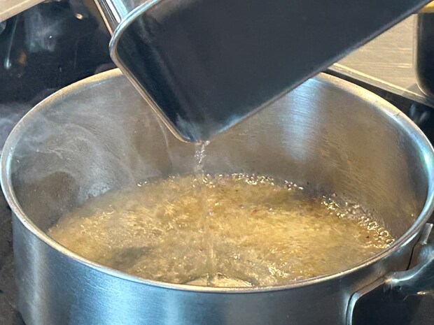 鶏もも肉のディアブル風-工程04