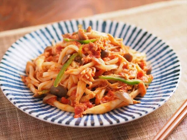 筋肉料理人さん きのことツナのトマト焼きうどん