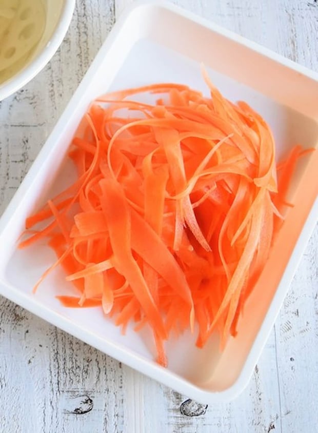 にんじんとれんこんの鶏そぼろきんぴら