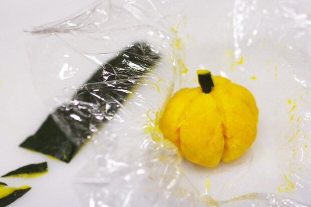 「かぼちゃの小さなジャックオランタン」レシピ