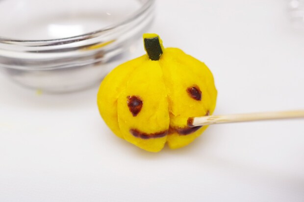 「かぼちゃの小さなジャックオランタン」レシピ