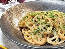 調味料はたった2つで簡単！「シャキシャキれんこんのポン酢甘炒め」レシピ