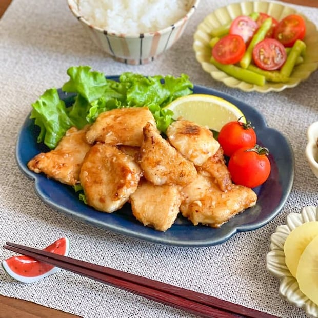 リピート確定！コク旨でやみつきになる「鶏むね肉×みそ」おかず
