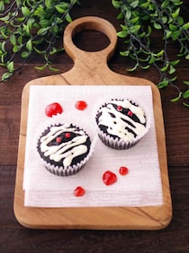 ホットケーキミックスで簡単♪「ハロウィンミイラのケーキ」レシピ