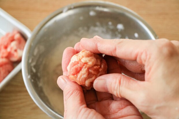 豚こま団子と長芋の黒酢あん