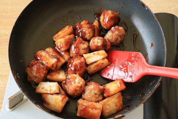 豚こま団子と長芋の黒酢あん