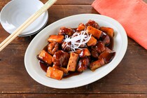 ご飯がすすむ！フライパンひとつで作れる「豚こま団子と長芋の黒酢あん」