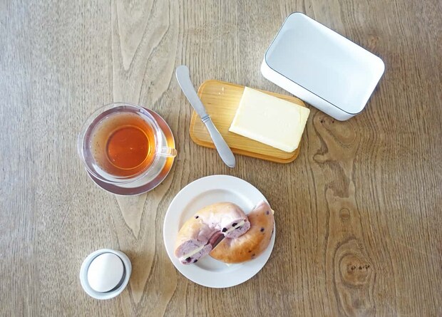 野田琺瑯 バターケース 食卓