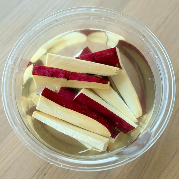 フライドさつまいも〜ハニーチーズディップ添え