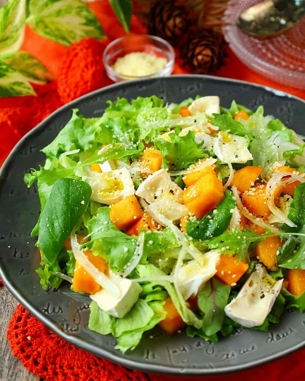 「柿とカマンベールのオータムサラダ」レシピ