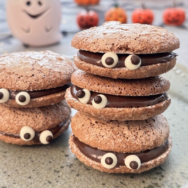 ハロウィンに作ろう！かわいいモンスター風「生チョコブッセ」レシピ