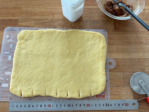 シナモンロール　フライパン　パン作り　簡単パンレシピ