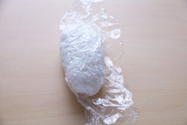 「ハロウィンのスティックおにぎり」レシピ_おひるねミイラ