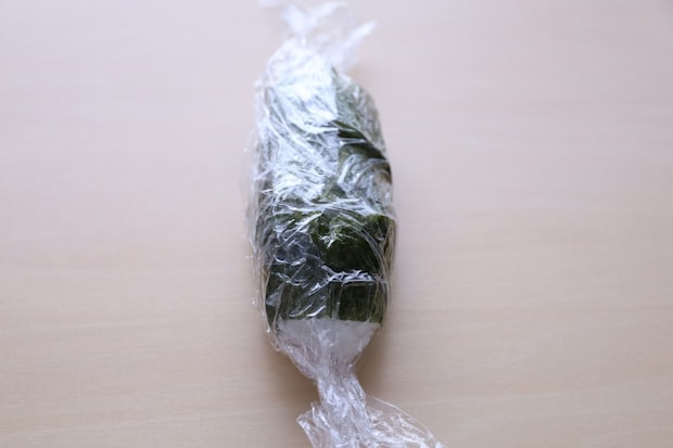 「ハロウィンのスティックおにぎり」レシピ_おひるねミイラ