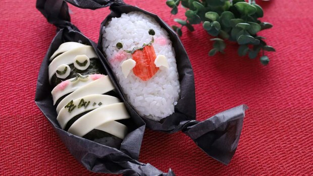 パーティーやお弁当に！かわいい「ハロウィンのスティックおにぎり」レシピ