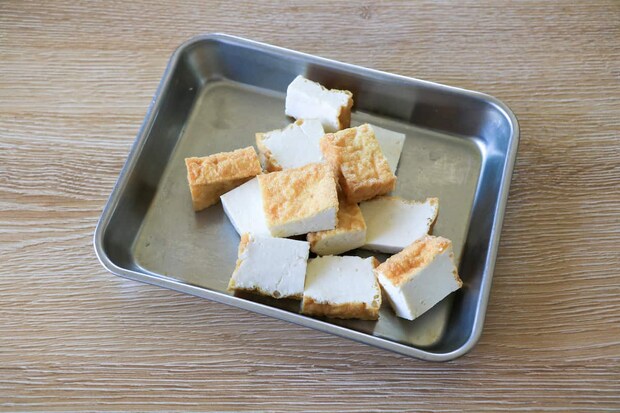 小松菜と厚揚げの味噌そぼろ炒め