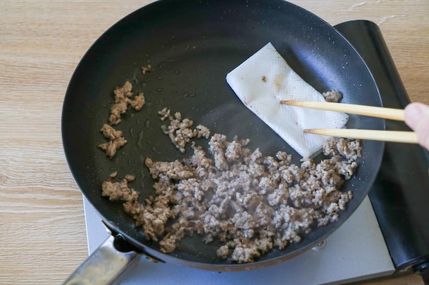 小松菜と厚揚げの味噌そぼろ炒め